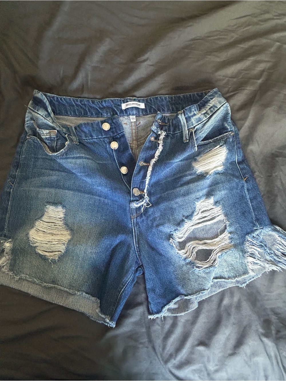 Good American Distressed Button-Front Jean Shorts - Blue
